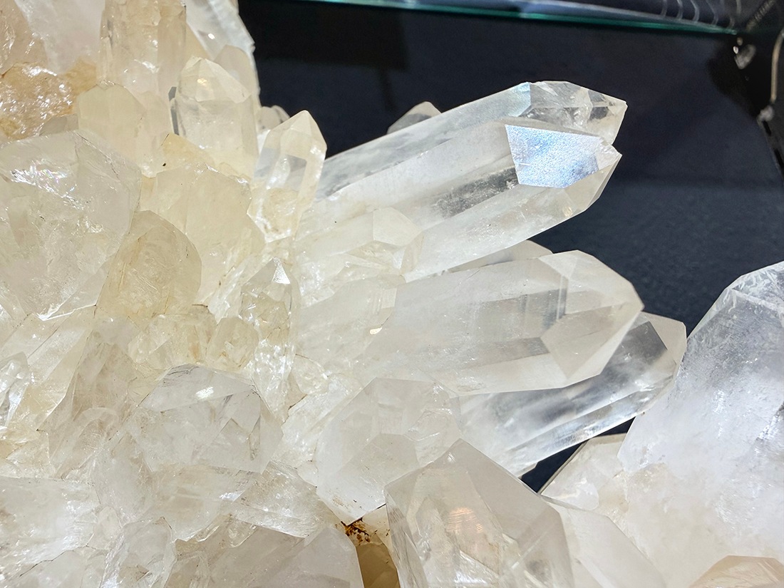 インド　ヒマラヤ水晶クラスター　極上の透明感　感動の照り輝き　563g 天然石 インド・マニカラン産 ヒマラヤ水晶 クラスター / Himalayan Quartz