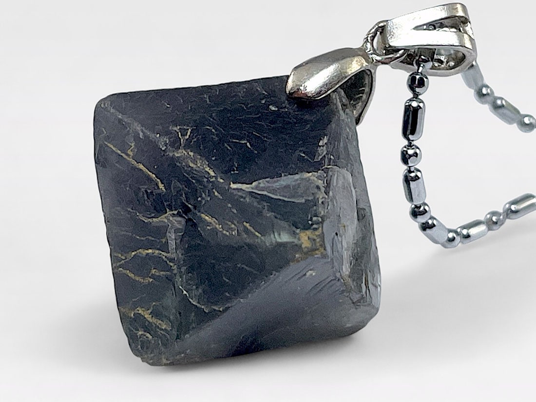 フローライト 八面体 ペンダントトップ