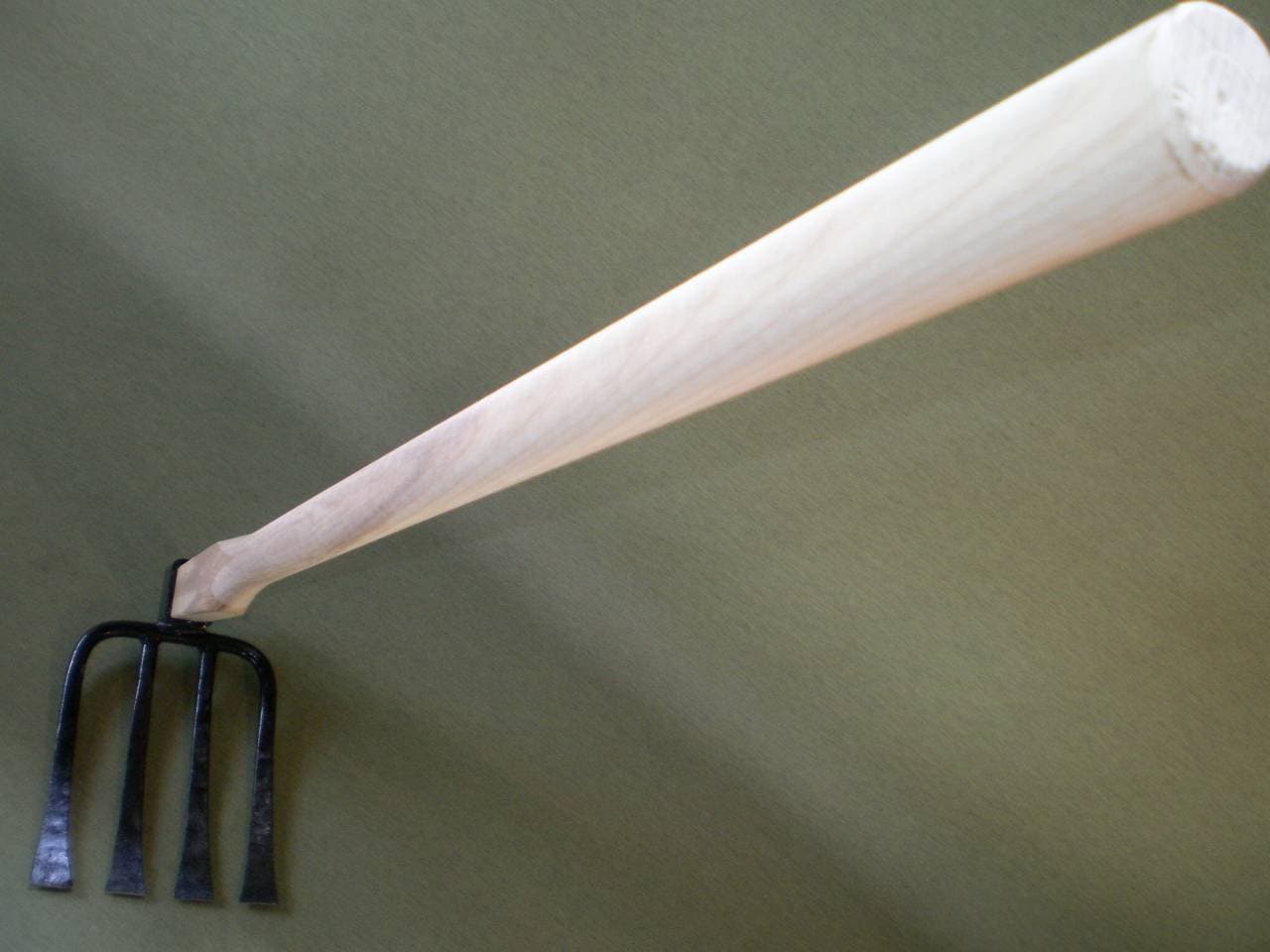 千成 AD-211 四本万能鍬 木柄105cm 用具 工具 鍬（くわ） クワ くわ ホー Hoe 相田合同工場 燕三条