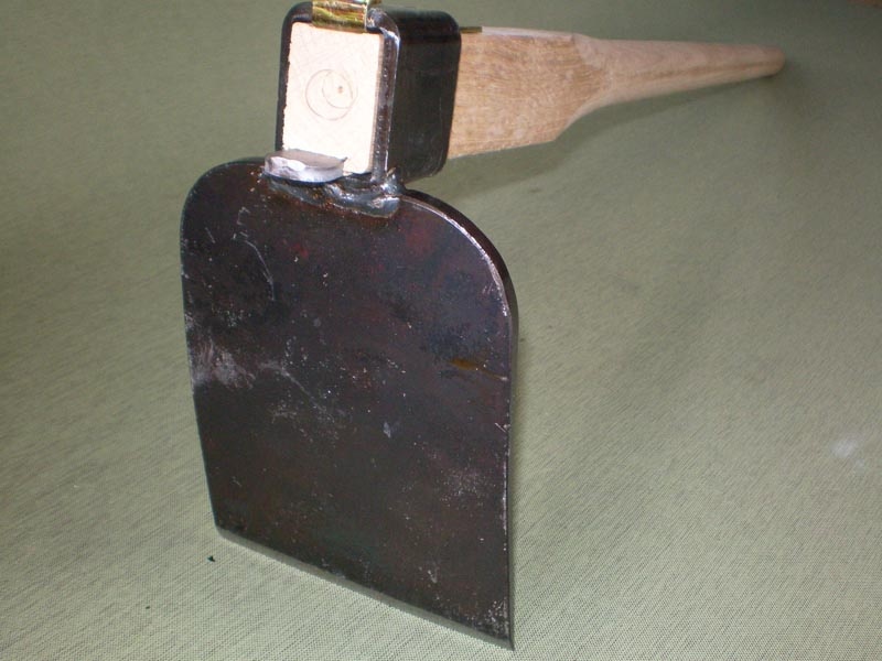 AD-301 千成 唐鍬 鍛造鋼付 刃の重さ約1.1kg 木柄 90cm 用具 工具 鍬（くわ） クワ くわ ホー Hoe 相田合同工場 燕三条