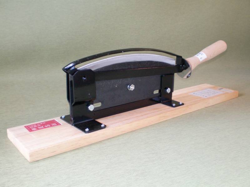 千成 AD-901 押切り 自動式 30cm刃 木製台付 用具 工具 鍬（くわ） クワ くわ ホー Hoe 相田合同工場 燕三条