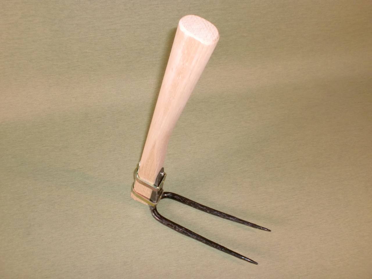 千成 AD-966 大手鍬 二本丸爪 木柄 45cm 用具 工具 鍬（くわ） クワ くわ ホー Hoe 相田合同工場 燕三条