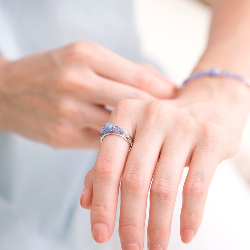 ����ǥ�饹�ȡ��꡼�򸽼¤ˤ����������ȡ��󡦥��󥶥ʥ��� : ���