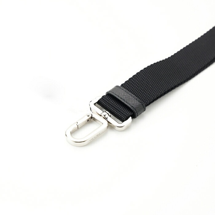 PRADA プラダ キーホルダー ブラック 新品 ギフト プレゼン