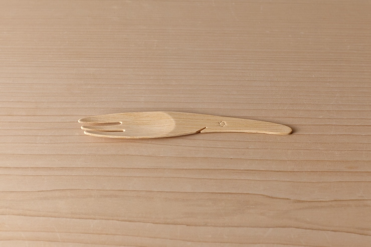 竹製飾り物セット（筒型・球型） 楽天市場】うちわ型菓子皿と竹フォークセット 黄 【メール便可