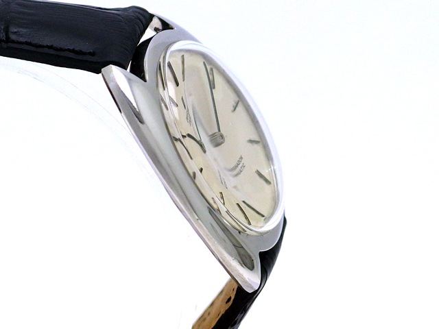 ユニバーサルジュネーブ ホワイトシャドウ Cal.66 25石 自動巻 OH済 1966年製