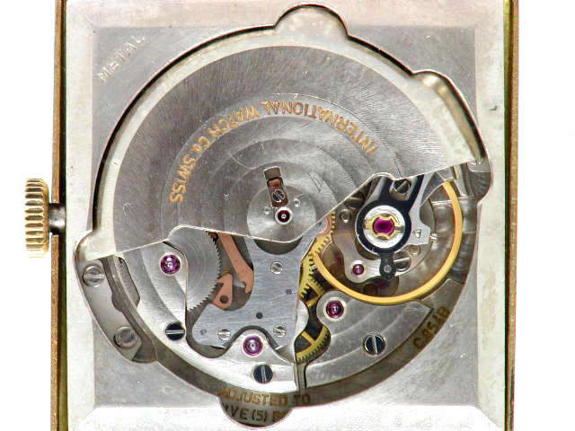 インターナショナル IWC 18K無垢 スクエアケース 自動巻 1970年代