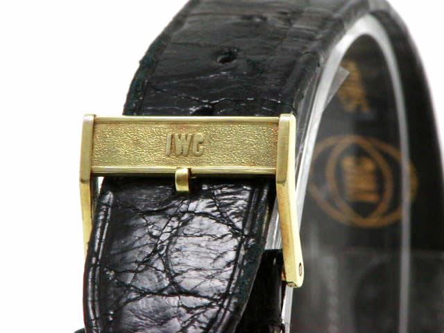 インターナショナル IWC 18K無垢 スクエアケース 自動巻 1970年代