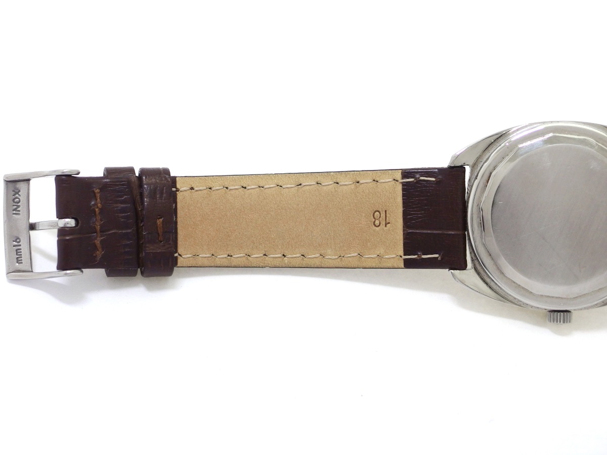 IWC Ref.1827 デイト トノー型ケース シルバー文字盤 Cal.8541B 自動巻 OH済 1970年製