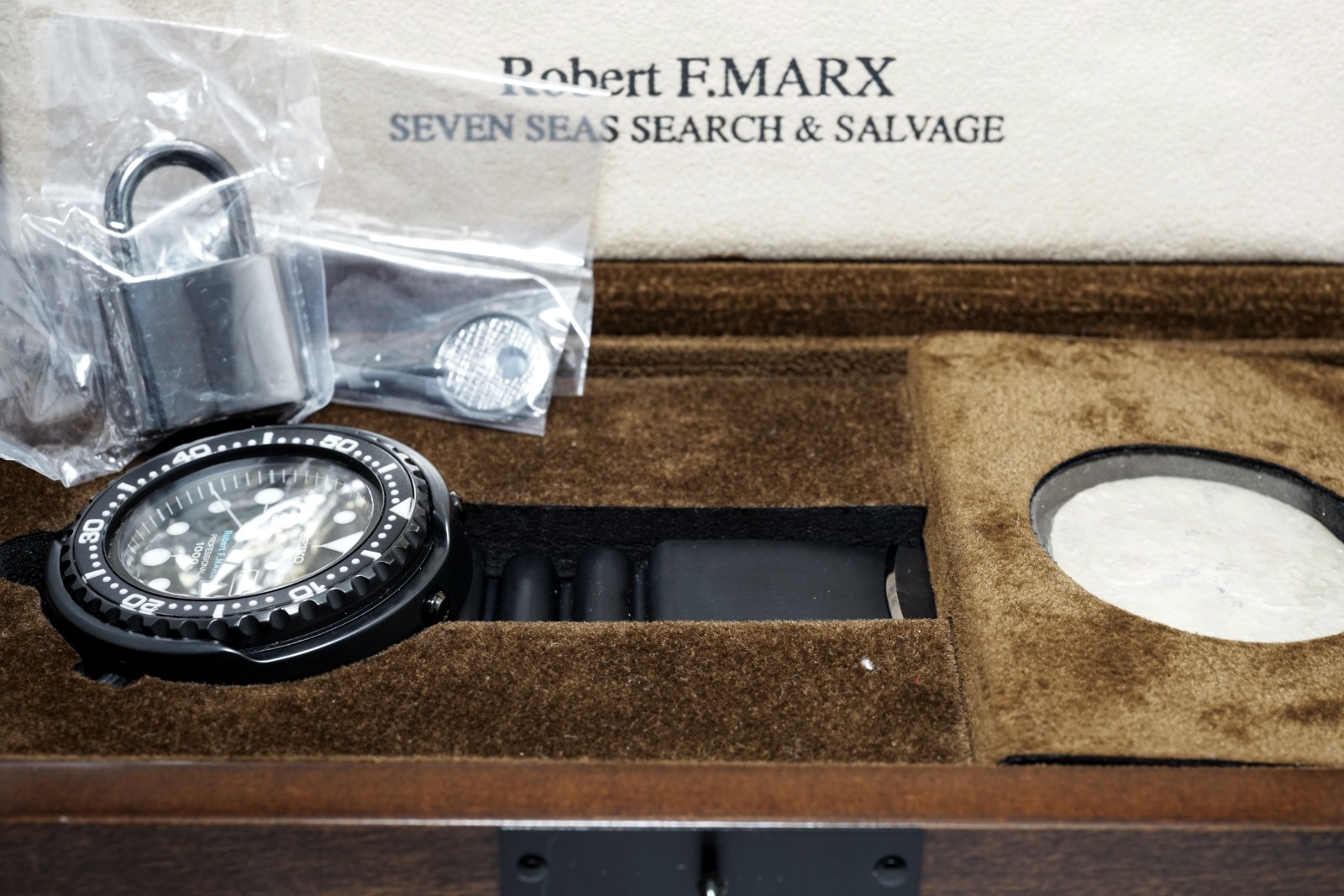 セイコー プロスペックス マリーンマスター ロバート・F・マークス300本限定 SBBN00E クオーツ 2009年製 USED