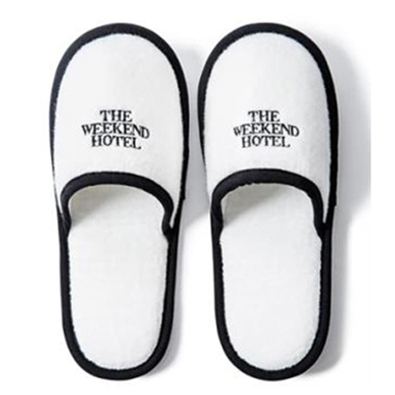 CloseToeSlippers | GUEST ROOM | THE WEEKEND HOTEL