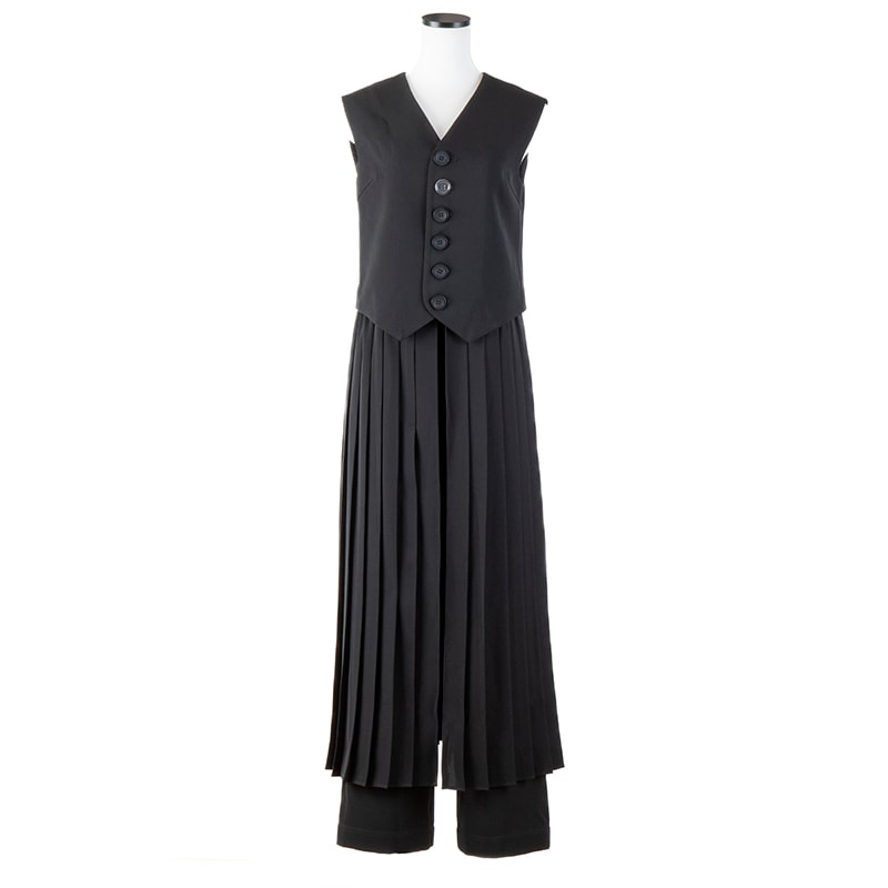 Vest×2way PleatedSkirtPants | TRAVEL CLOTHING | THE WEEKEND HOTEL