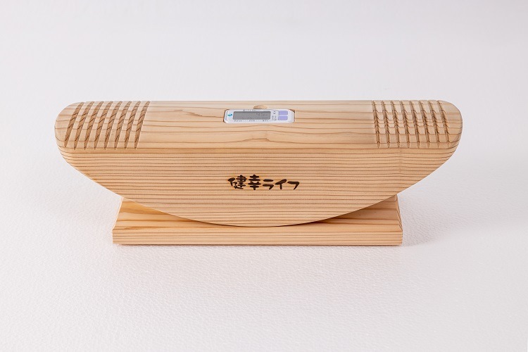 あしふみ健幸ライフ｜座ったままでできる木製足踏み運動器具｜国産小国杉仕様｜関節負荷少なく“ながら運動”で血行促進・運動習慣化に最適