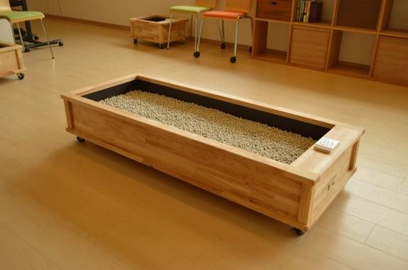 暖暖ふっと（Dandan Futto）｜水を使わない乾式足温器｜国産セラミックボール内蔵で遠赤外線効果｜タイマー・温度設定機能付き｜福祉施設・リラクゼーション向け