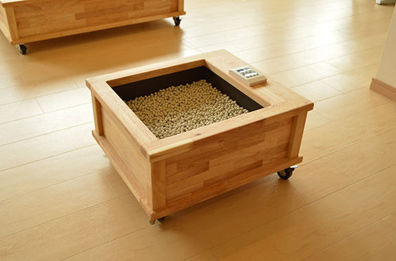 暖暖ふっと（Dandan Futto）｜水を使わない乾式足温器｜国産セラミックボール内蔵で遠赤外線効果｜タイマー・温度設定機能付き｜福祉施設・リラクゼーション向け