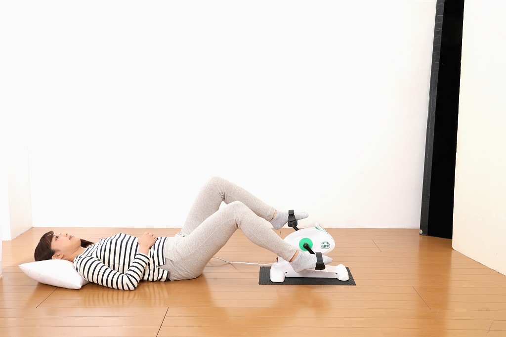 【電動ペダル運動機器 足若丸】高齢者の運動不足・歩行不足をサポート！家庭で手軽にクルクル運動｜リハビリ・介護予防に最適な自動回転アシスト付きトレーニングマシン