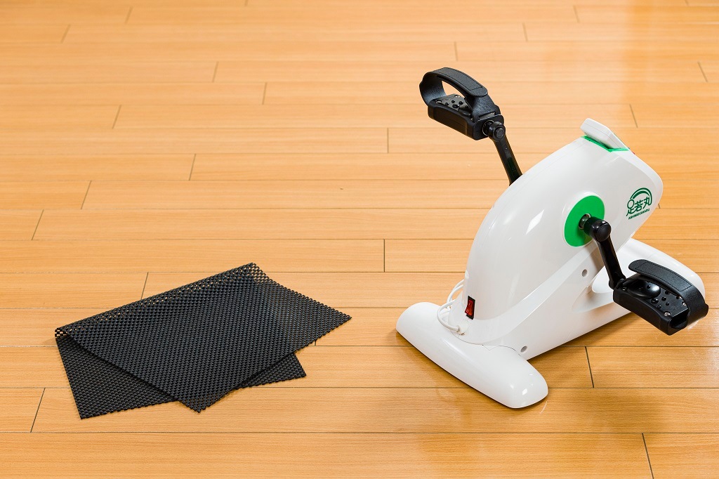 【電動ペダル運動機器 足若丸】高齢者の運動不足・歩行不足をサポート！家庭で手軽にクルクル運動｜リハビリ・介護予防に最適な自動回転アシスト付きトレーニングマシン