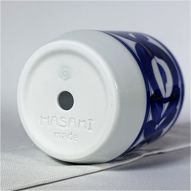 植器 HASAMI-made 波佐見焼で作られた磁器鉢 ＜廻り花青 100mm＞