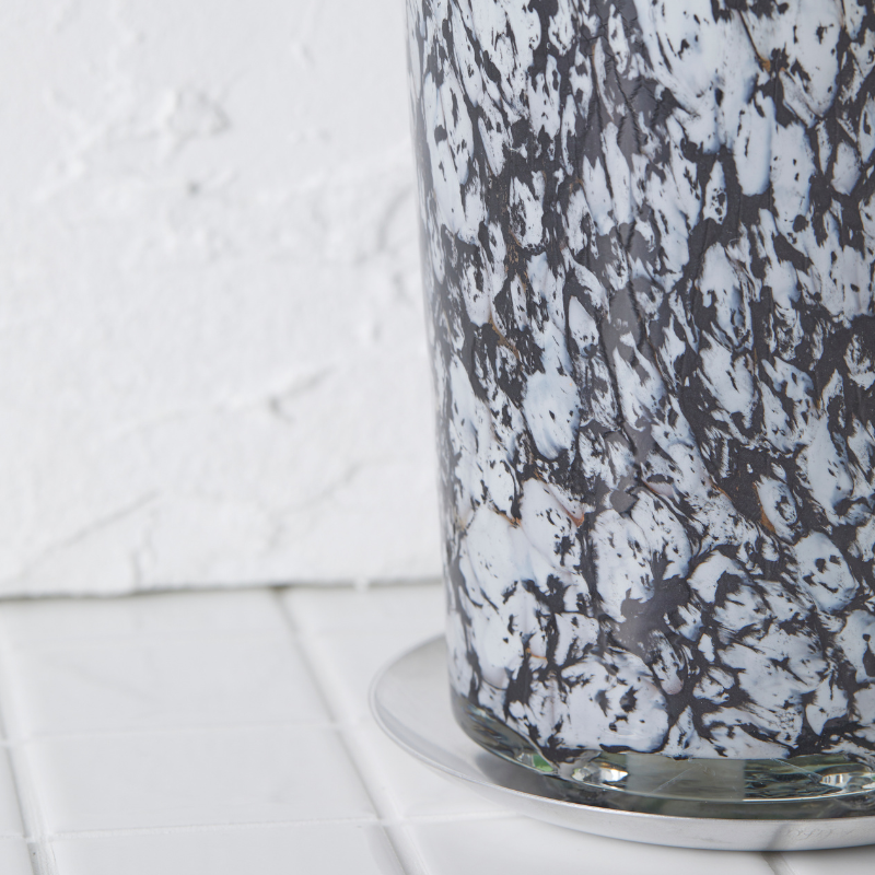 well plants ゼオライト テーブルヤシ ラウンドフットゼブラ(穴あき鉢／受皿付き)