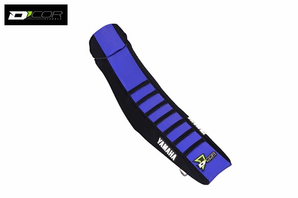 【YZ85 '22-'25】DCOR リブ付きシートカバー ブラック/ブルー（ブラックリブ付き）