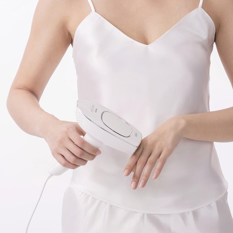 アイリスオーヤマ 光脱器 エピレタ 光美容器 40万発照射 全身 5段階調整 レディース メンズ 男女兼用 肌に優しい 全身ムダ毛処理 EP-0440-W