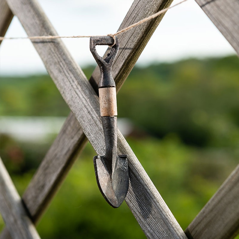 Garden Tools Garland, Bronze