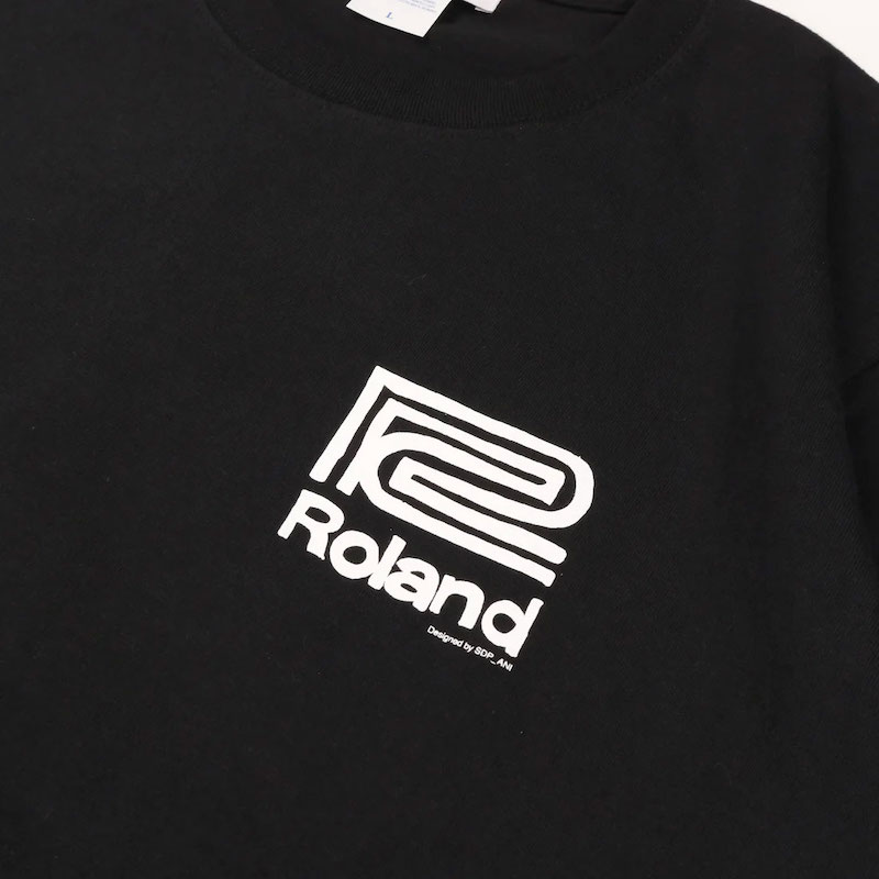 Roland �� SAMUEL ���ߥ奨�� SP-404 �� Logo S/S Tee