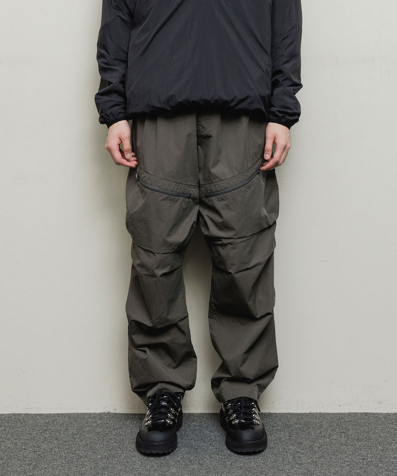 BAL Х CN FRONT CARGO WIDE MOUNTAIN PANT