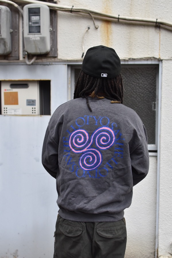 SAYHELLO �����ϥ��� Pigment Slap Logo Crew