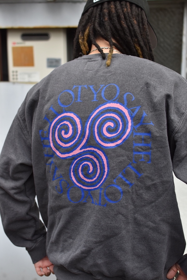 SAYHELLO �����ϥ��� Pigment Slap Logo Crew