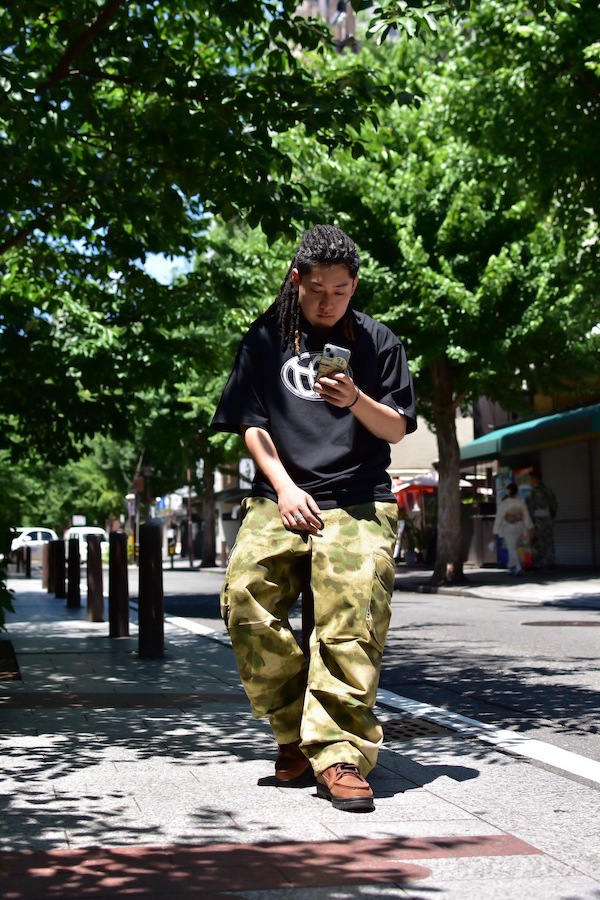 430 fourthirty �ե��������ƥ� CAMO ESLOT CARGO PANTS