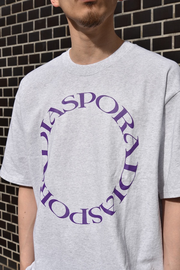 Diaspora skateboards �ǥ������ݥ� Round Logo Tee