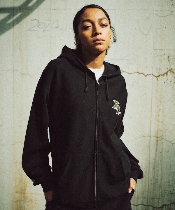 XLARGE �������ȥ�顼�� XLARGE x Champion ZIPUP HOODED SWEATSHIRT