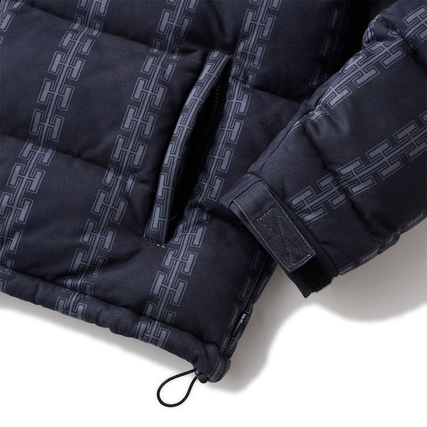 Hellrazor إ쥤 H CHAIN SUEDE HOODED DOWN JACKET