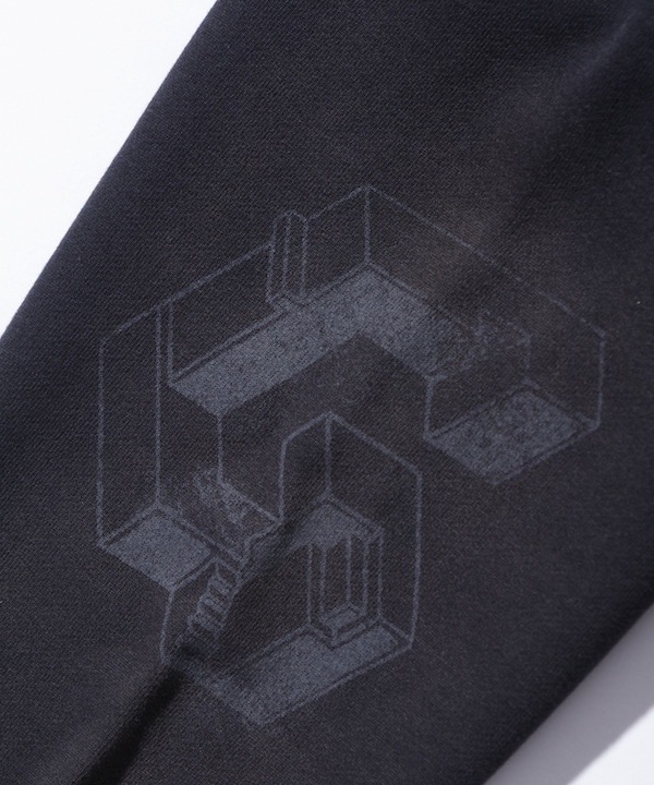 XLARGE �������ȥ�顼�� GEOMETRIC ZIP UP HOODED SWEATSHIRT