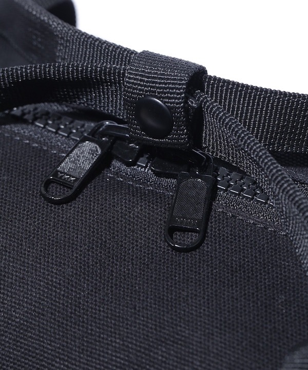 XLARGE �������ȥ�顼�� CANVAS TACTICAL BARREL BAG