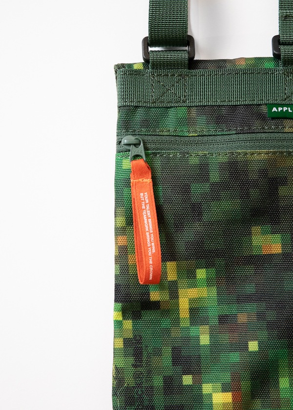 APPLEBUM ���åץ�Х� ��Pixel Camo�� Neck Pouch