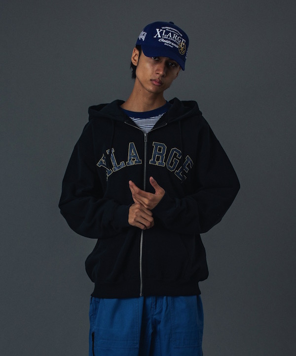 XLARGE �������ȥ�顼�� PERFORATED LEATHER LOGO ZIP UP HOODED SWEATSHIRT