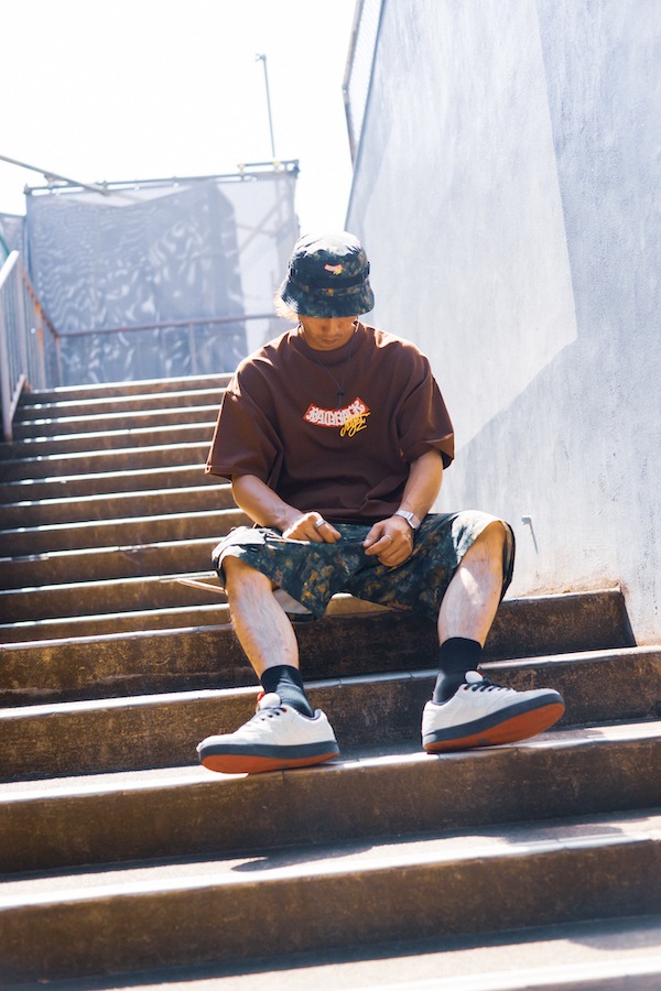 HAIGHT �إ��� RAIDBACK ARCH LOGO Tee ft.CASPER