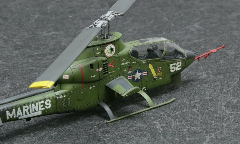 1/72 AH-1G コブラ アメリカ海兵隊 完成品｜艦船模型の販売する