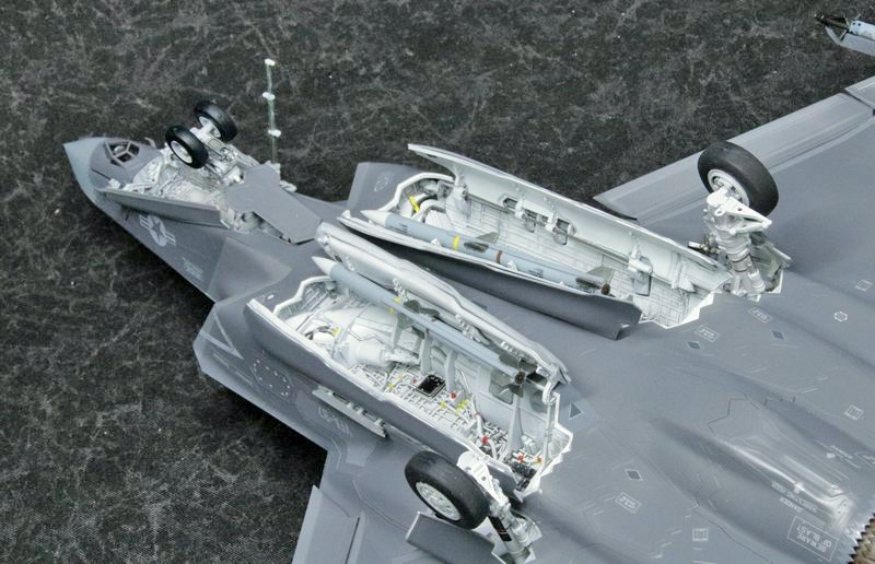 1/48 ロッキード マーチン F-35C ライトニングII 完成品｜艦船模型の