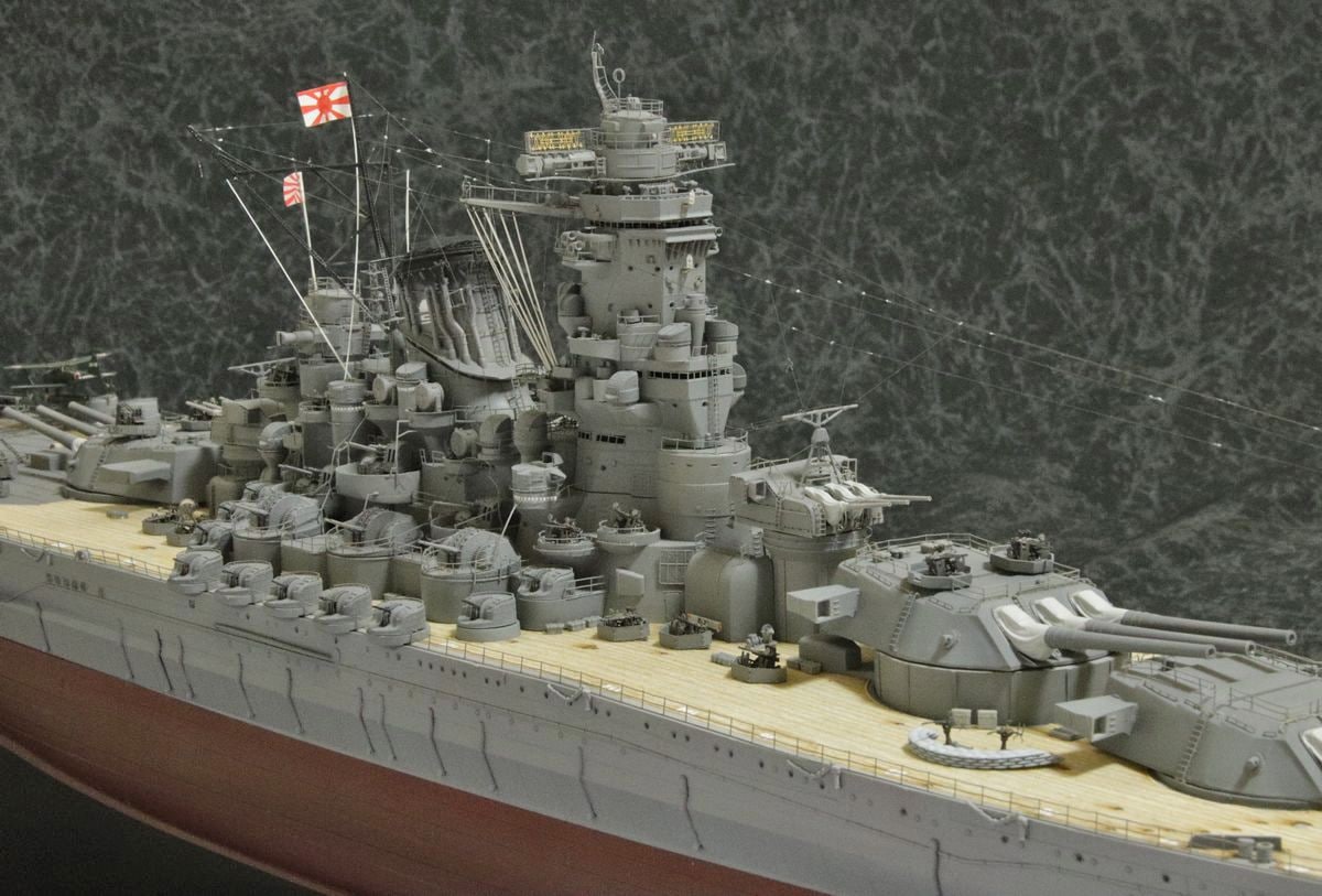 1/350 戦艦「大和」ディディールアップ完成品【ケース付き】｜艦船模型
