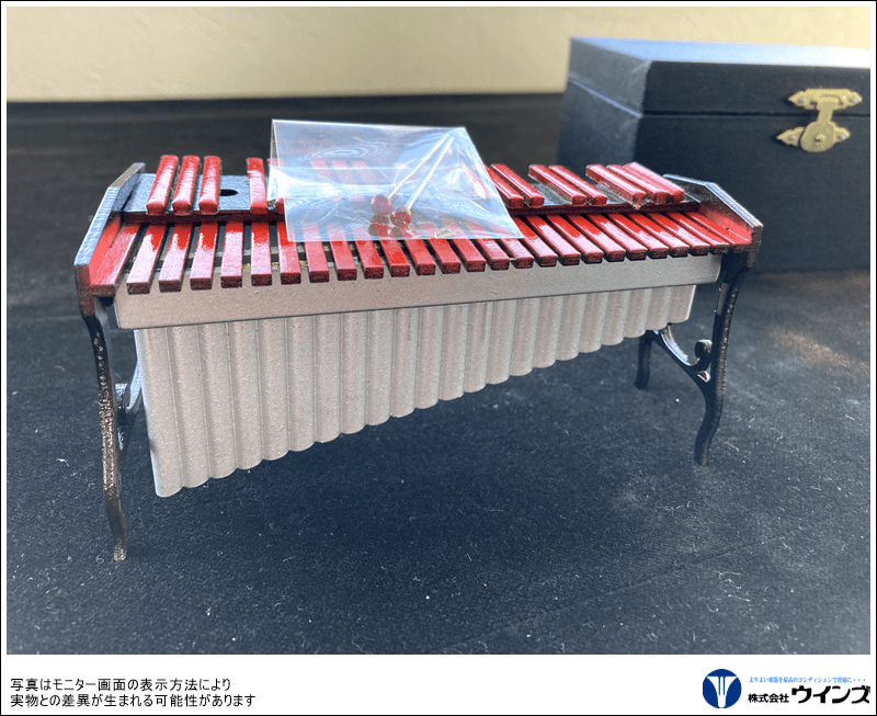 ミニチュア楽器、音は鳴らないディスプレイとなります。【ケース付き