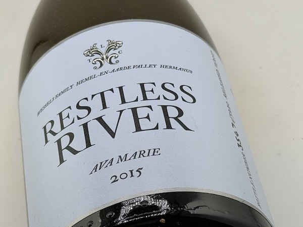 【白ワイン】レストレスリヴァー / エヴァ・マリー・シャルドネ [2015]