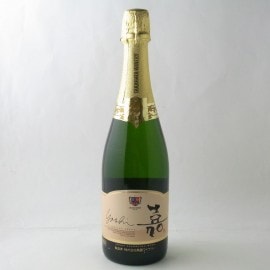 Takahata Winary �� Sparkiling Orange Muscat Doux NV