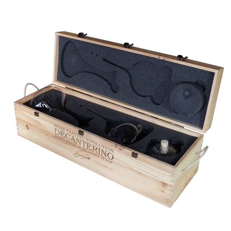 �ǥ����ƥ꡼��