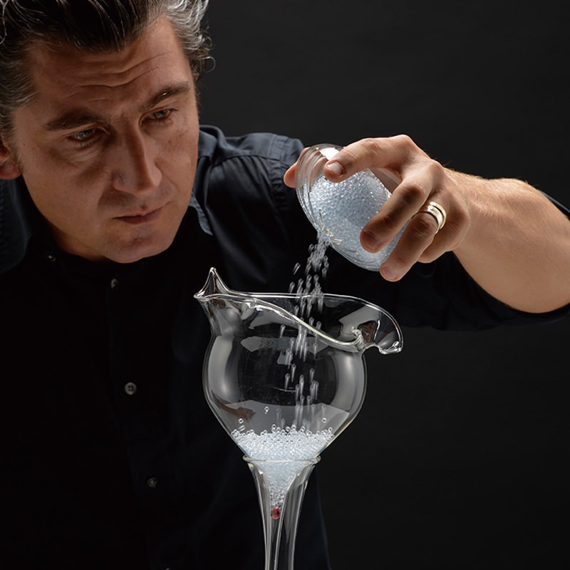 �ǥ����ƥ꡼��