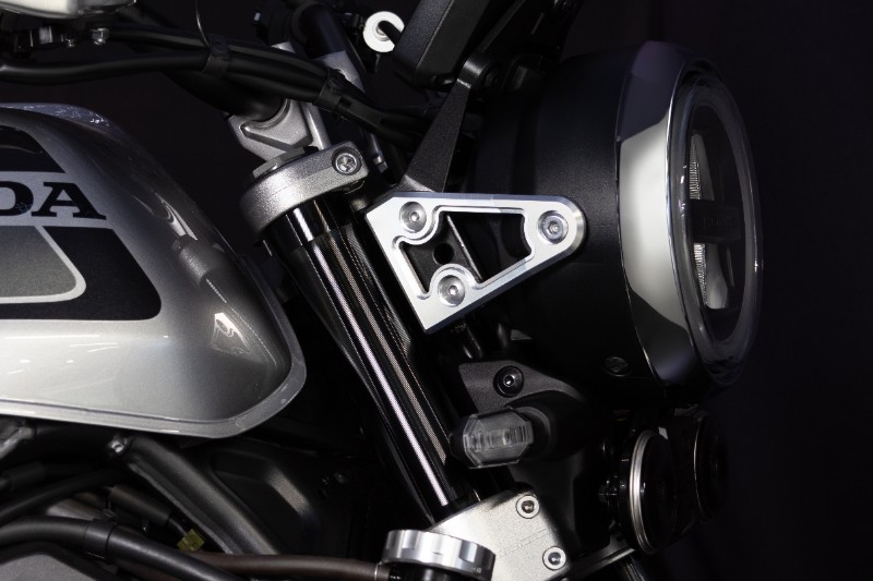 �饤�ȥ��ơ����å� CB1000F ����С�