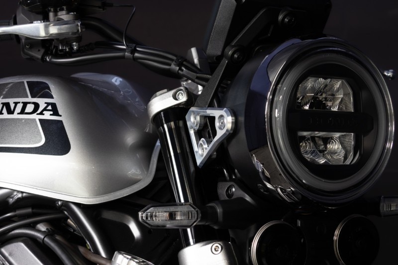 �饤�ȥ��ơ����å� CB1000F ����С�