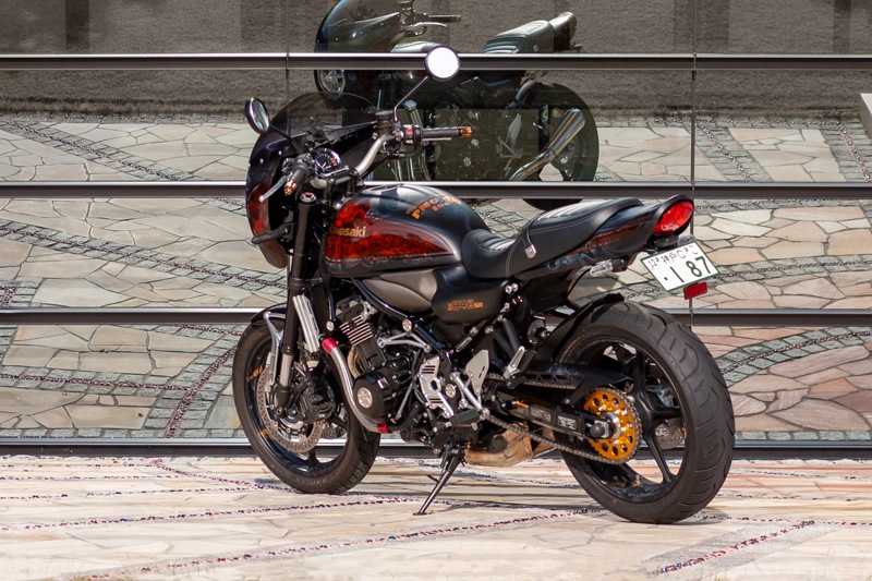 �ӥ�åȡ��ϥ˥��� ���ץ����åȥ��С� �ޥåȥ������֥�å�Z900RS/CAFE